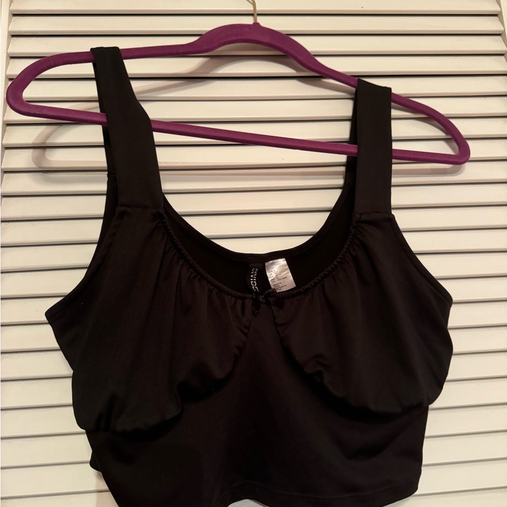 Black crop top, L